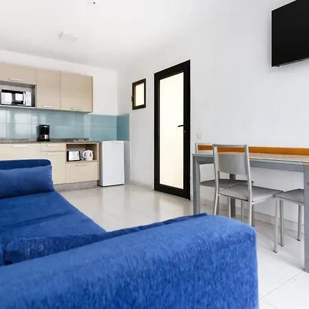 Ura Roslara Apartment