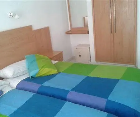 Ura Roslara Apartment *